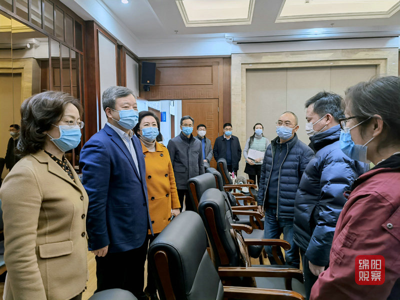 2022年2月26日，曹立軍到高新區(qū)前線指揮部督導(dǎo)防疫工作  張莉 攝.jpg