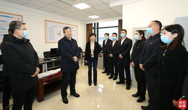 2022年2月7日 曹立軍在科知局看望干部職工(記者 賴(lài)杰 攝).jpg