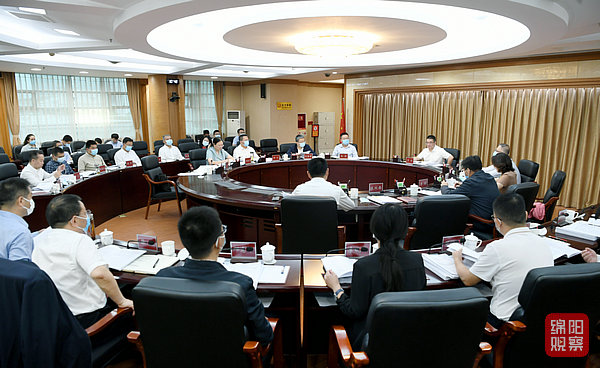 2022年9月22日,市政府第37次常務(wù)會 張莉 攝.jpg