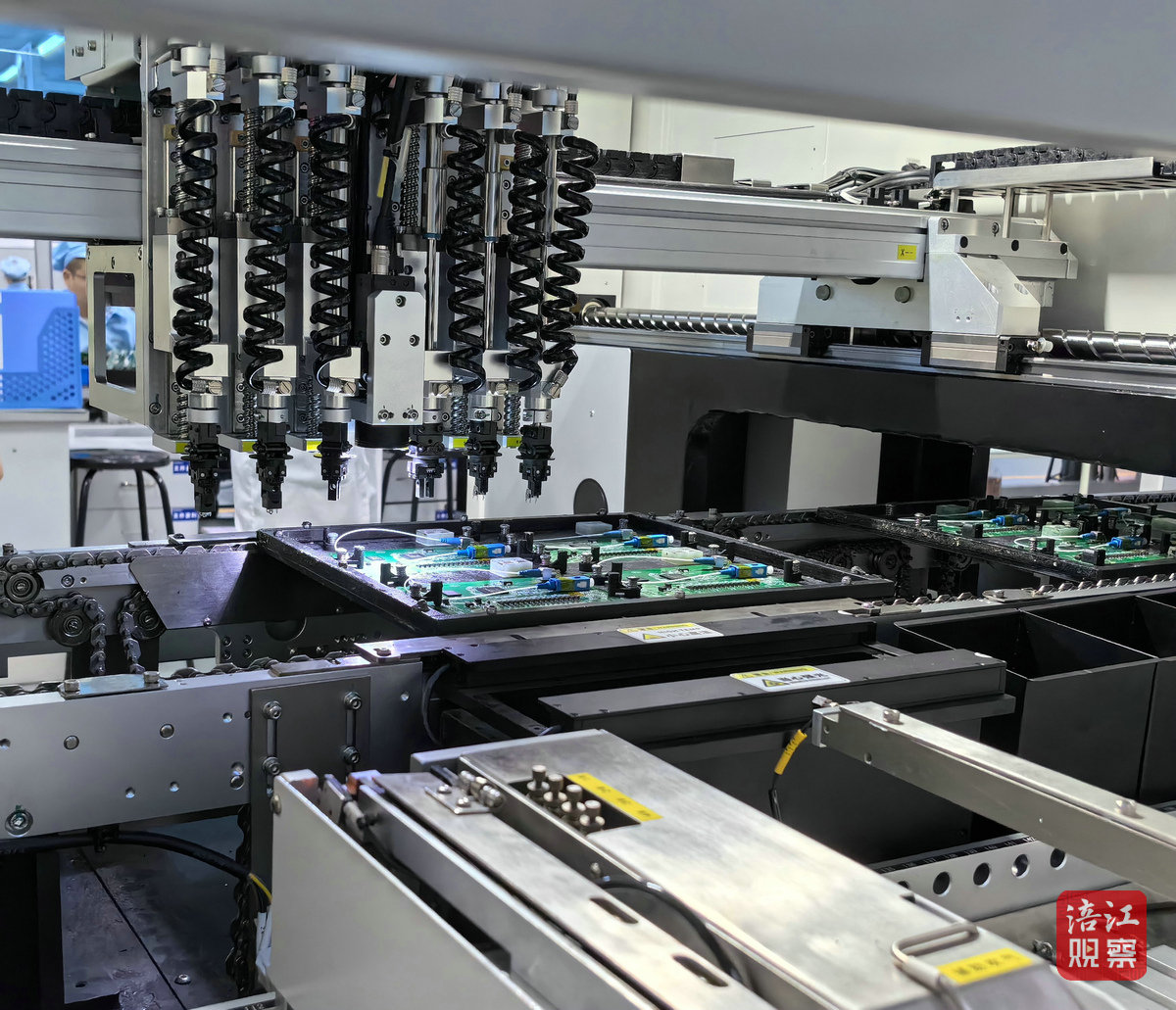 長虹新網科技1_1.jpg 長虹新網科技1_1.jpg